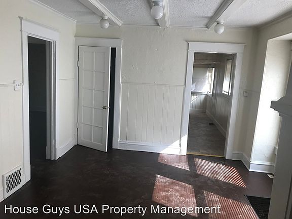 3rd image of 2531 Kensington Ave