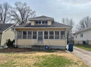 2715 Grandview Ave, Alton, IL 62002