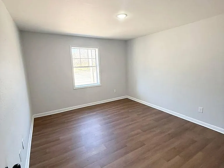 530 N Main St — Photo 5
