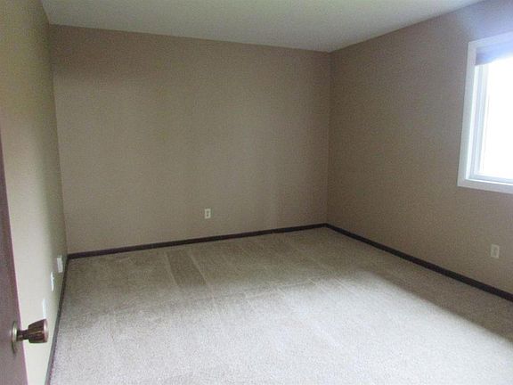 2nd image of 933 W Glen Park Ave APT 204