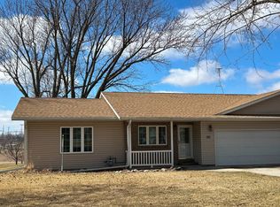 624 S Locust St, Odebolt, IA 51458