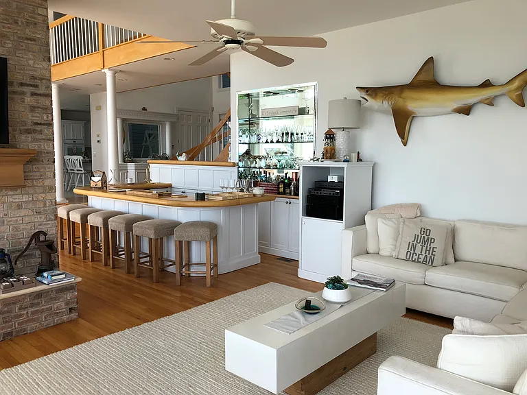 390 Old Montauk Hwy — Photo 8