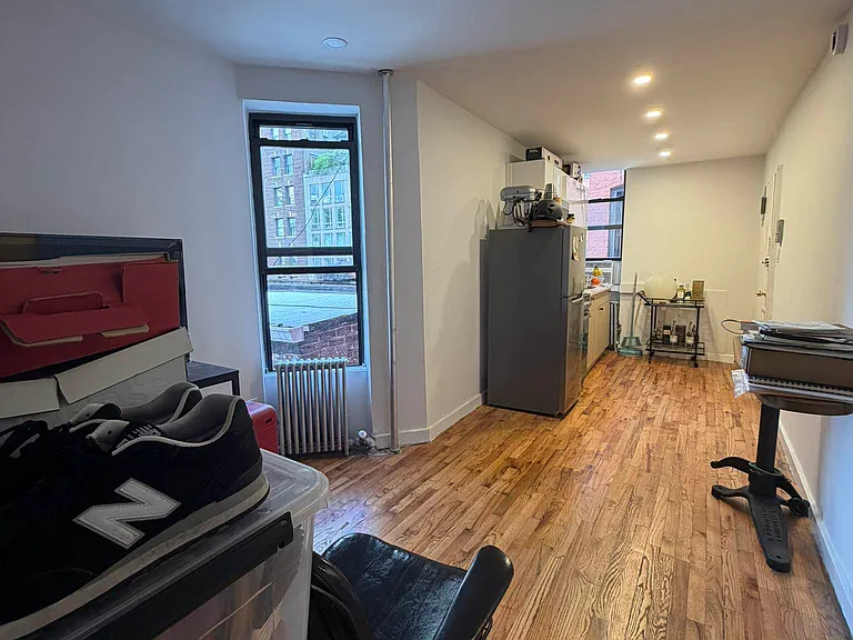 235 W 18th St #5RE — Photo 9