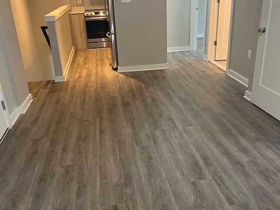 3rd image of 622-624 Girard St NE #101