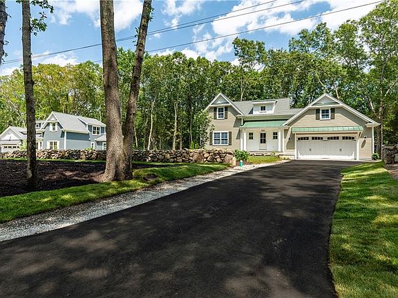 3rd image of 520 Greenbush Rd