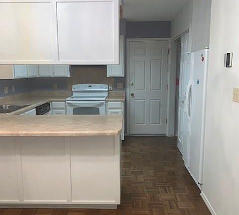 5th image of 7466 Coachwood Cir