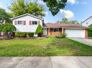 32478 Washington St, Livonia, MI 48150