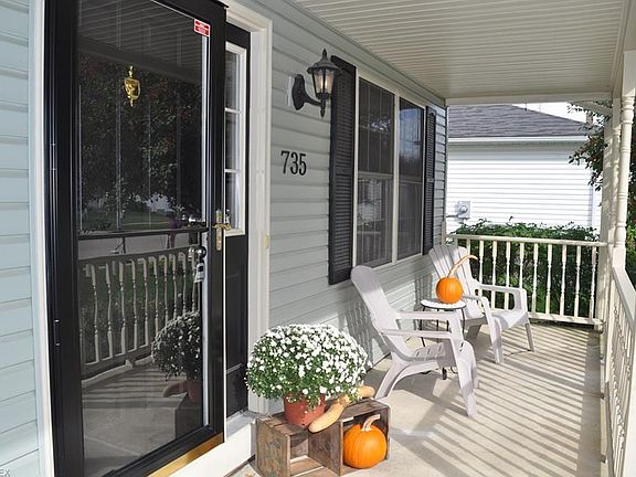 2nd image of 735 Song Bird St