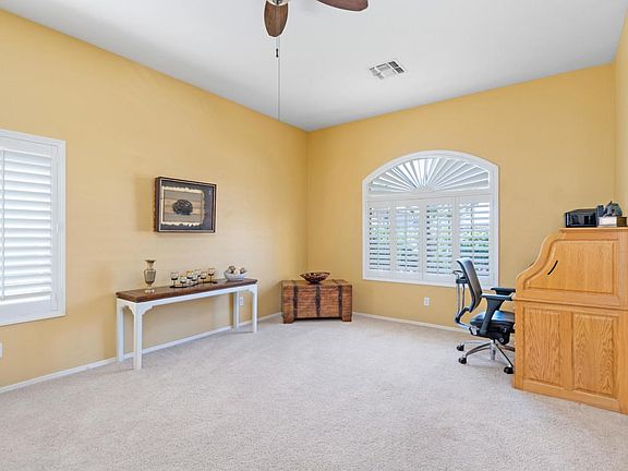 Den/Formal Living