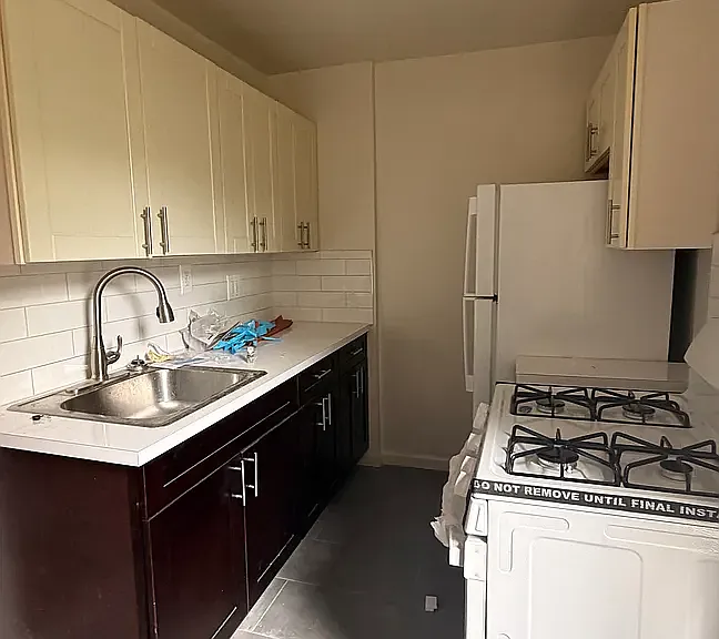 61-88 Dry Harbor Rd #5B — Photo 1
