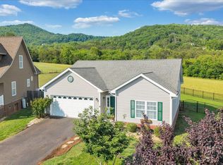 2725 Paddington Station Ln, Vinton, VA 24179