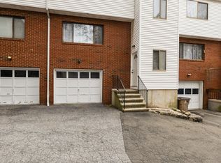 422 Courtland Ave APT 3, Stamford, CT 06906