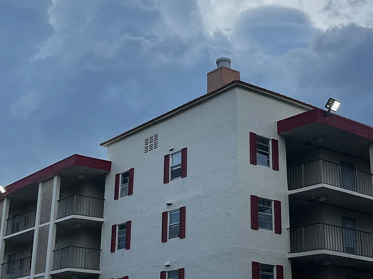 $th floor condo near elevator