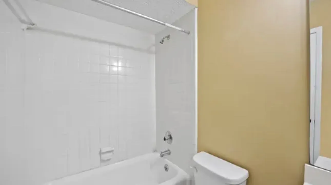 3589 Maryland Cir — Photo 2