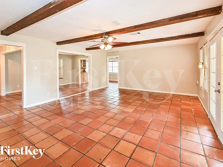 4003 Chapel Square Dr — Photo 3