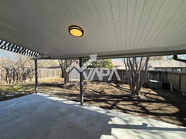 7106 Sunlit Trail Dr — Photo 16