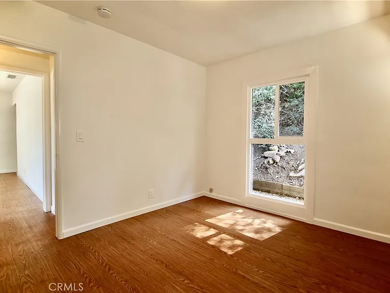 21470 Providencia St — Photo 9