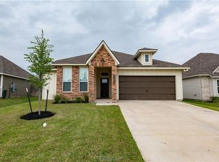 1976 Chief St, Bryan, TX 77807
