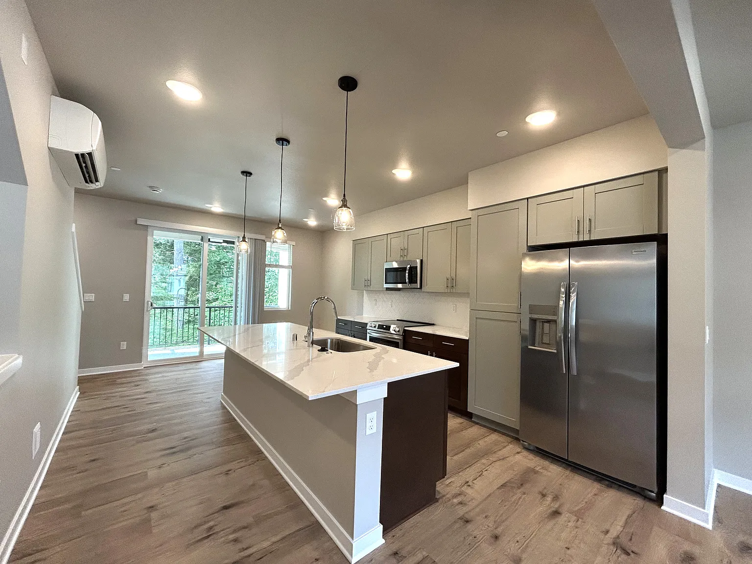 3 bed, 3.5 bath, 1626 sqft, $3,000 — Photo 1