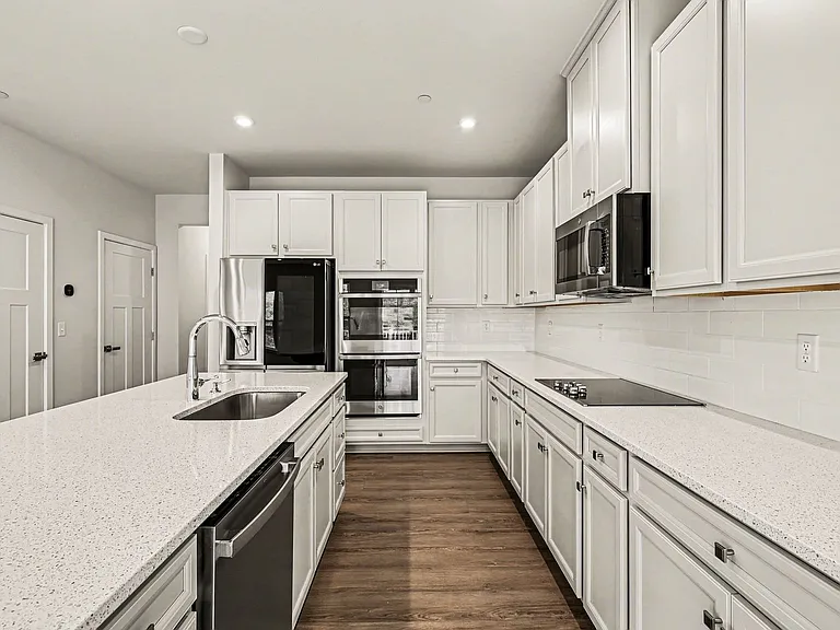 1049 Mountain View Dr — Photo 19