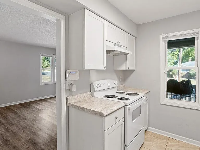 916 Fiske St #B — Photo 4