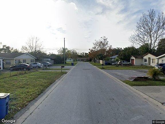 Exterior Neighborhood (street photo)