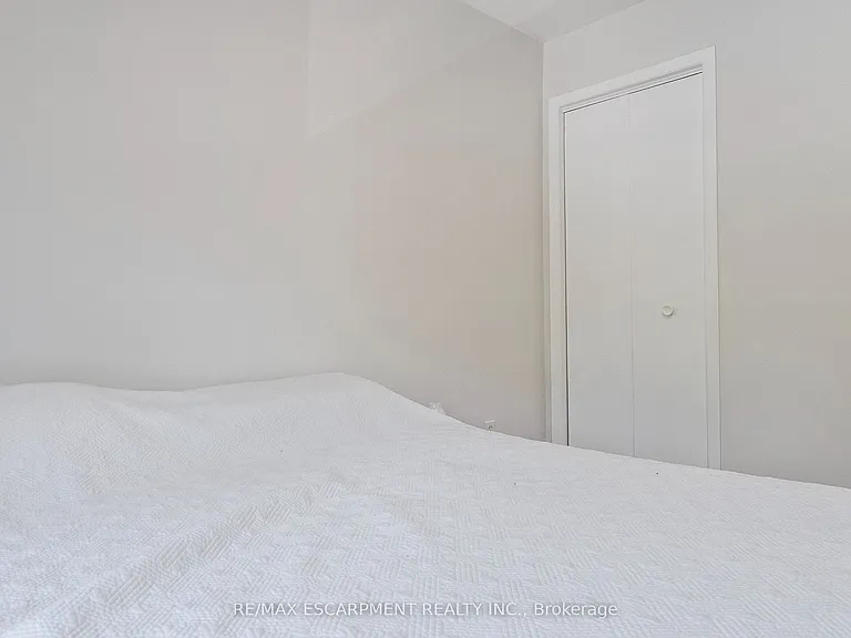 2506 Yarmouth Cres — Photo 17