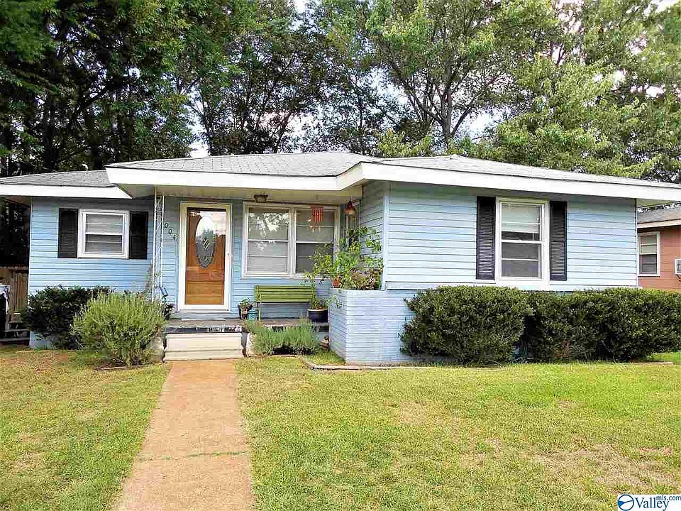 1st image of 4004 Cloverdale Dr NW
