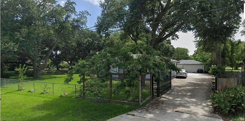 1st image of 2940 Piper Rd #2