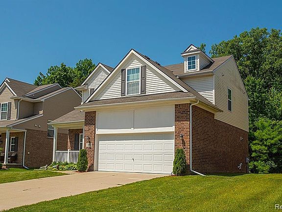 3rd image of 365 Brookfield Dr #89