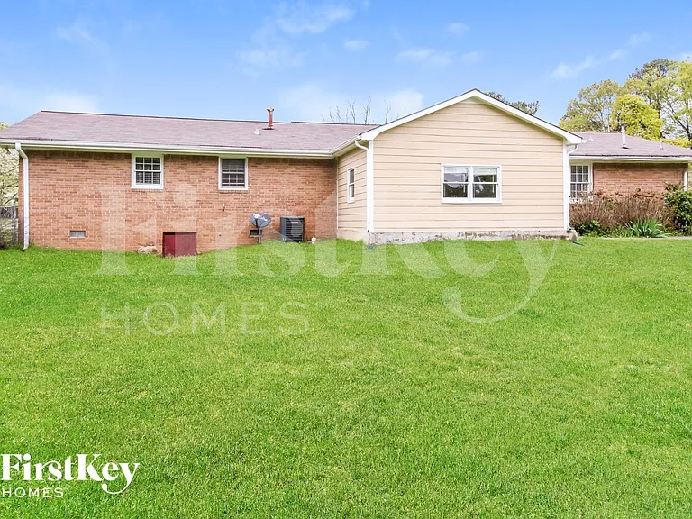 2256 Street Deville — Photo 14