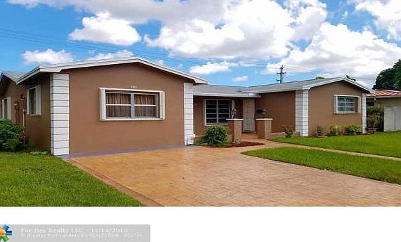 Home For Sale In Pasadena Lakes