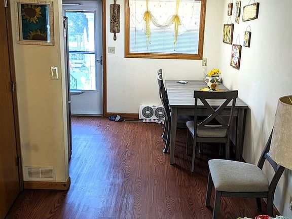 5th image of 2056 Haskett Ave