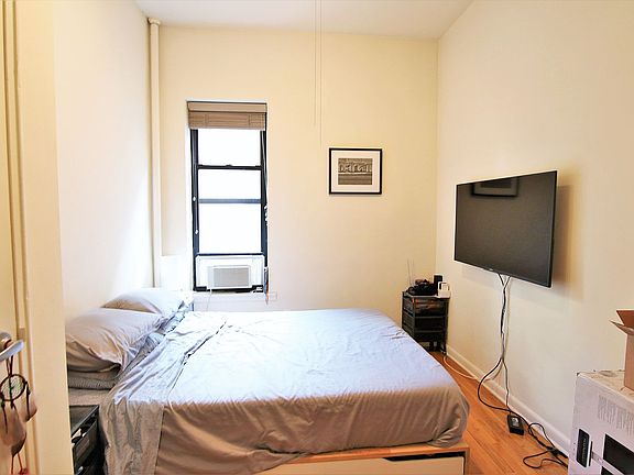 4th image of 62 W 84th St #3B