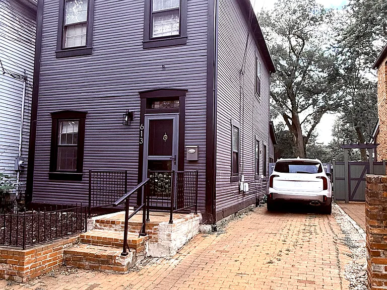 613 Lathrop St — Photo 2