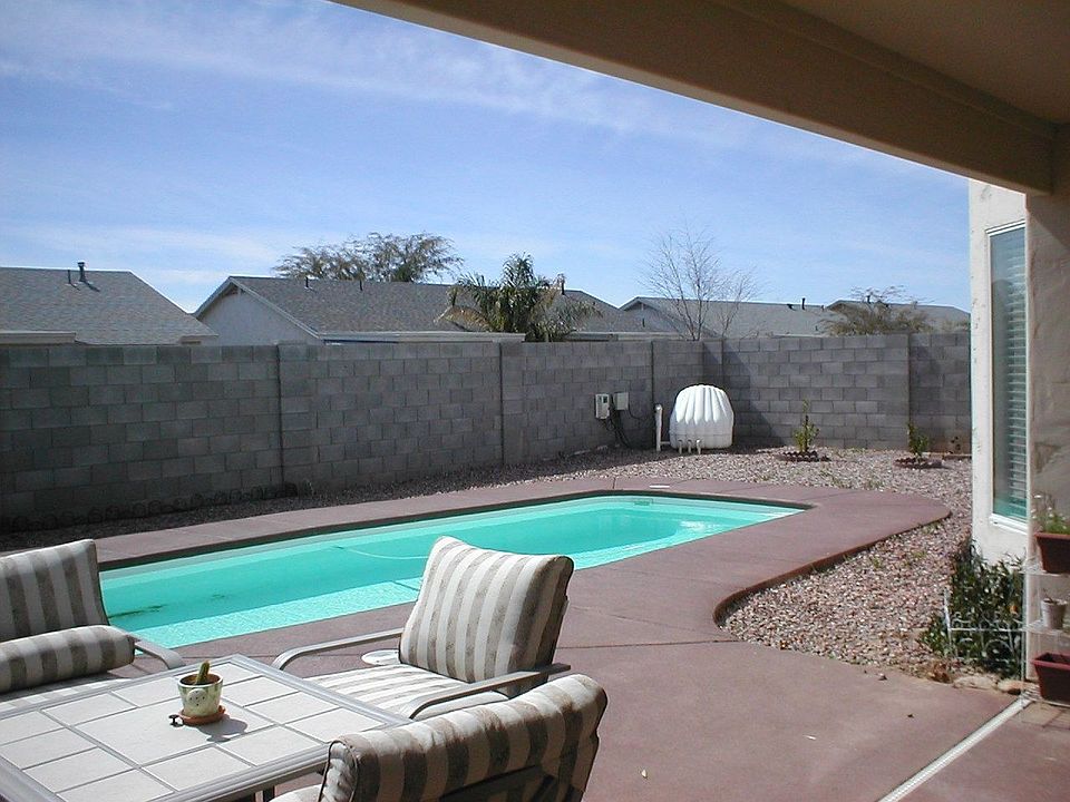 Salt water play pool