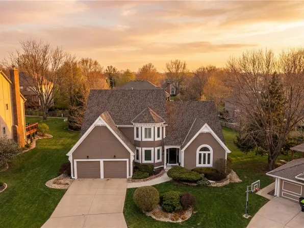 5004 W 128th St, Leawood, KS 66209