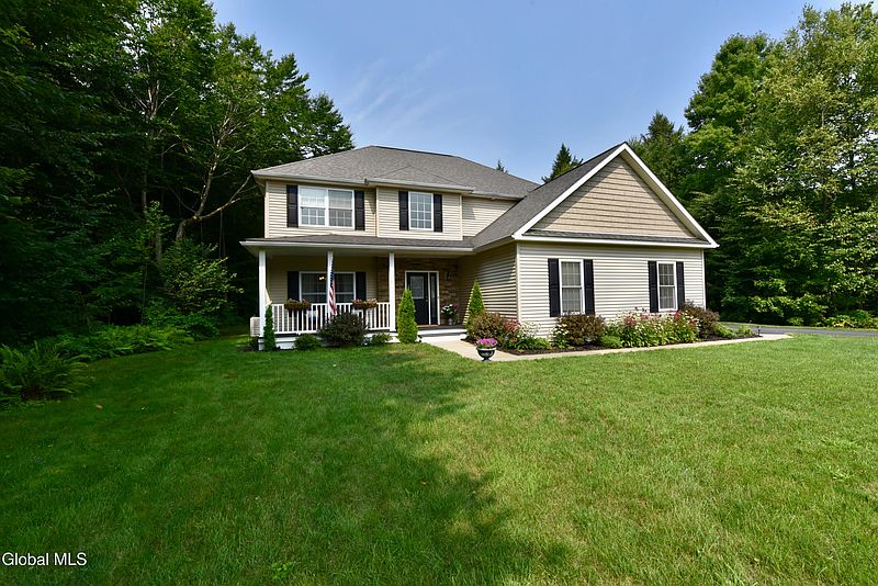 2nd image of 25 Oakwood Court