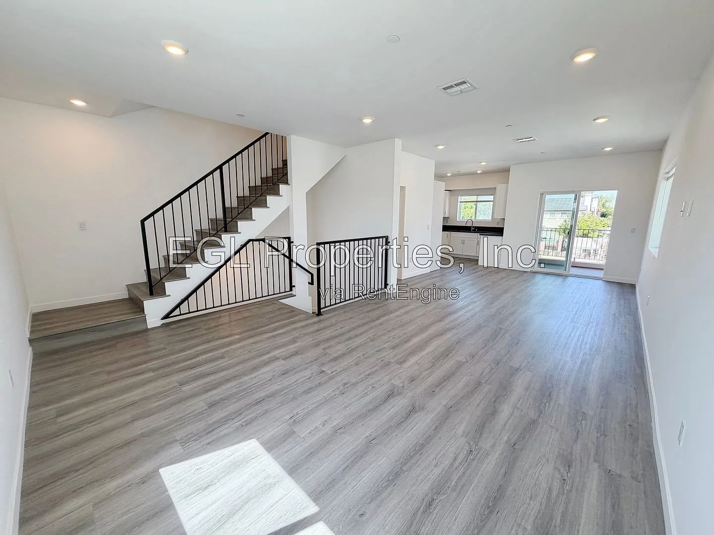 4 bed, 3.5 bath, 2115 sqft, $3,875 — Photo 3
