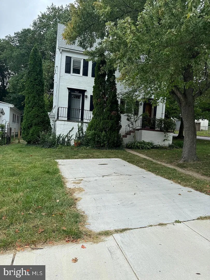 3 bed, 1.0 bath, 1000 sqft, $2,100 — Photo 1