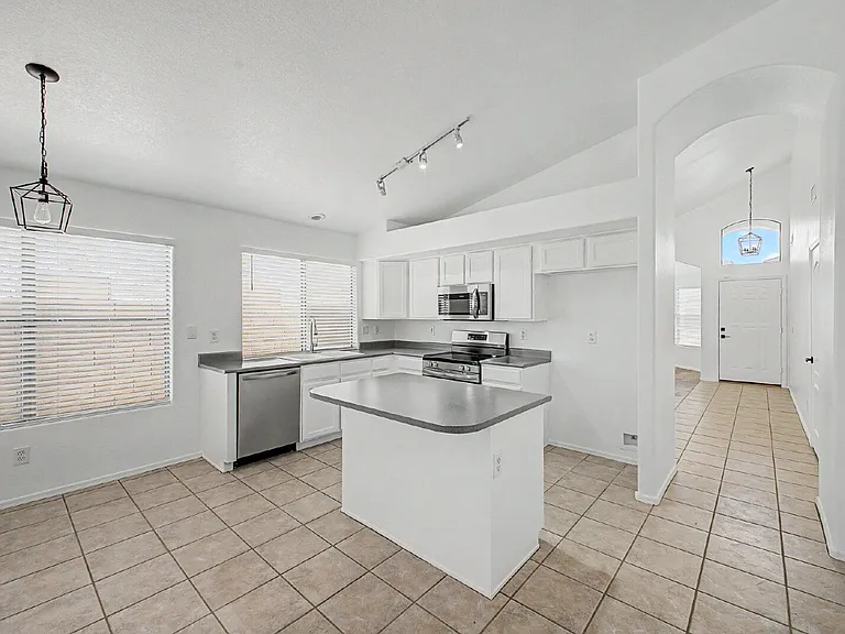 12570 W Desert Flower Rd — Photo 6