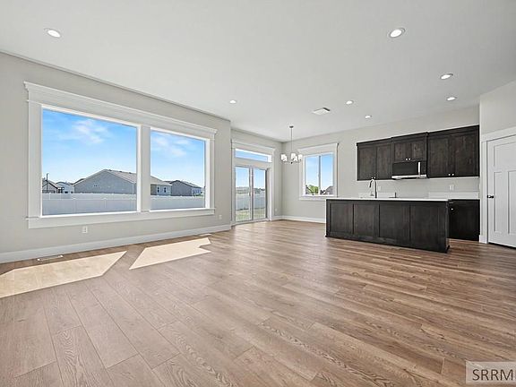 2nd image of 477 Spruce Way
