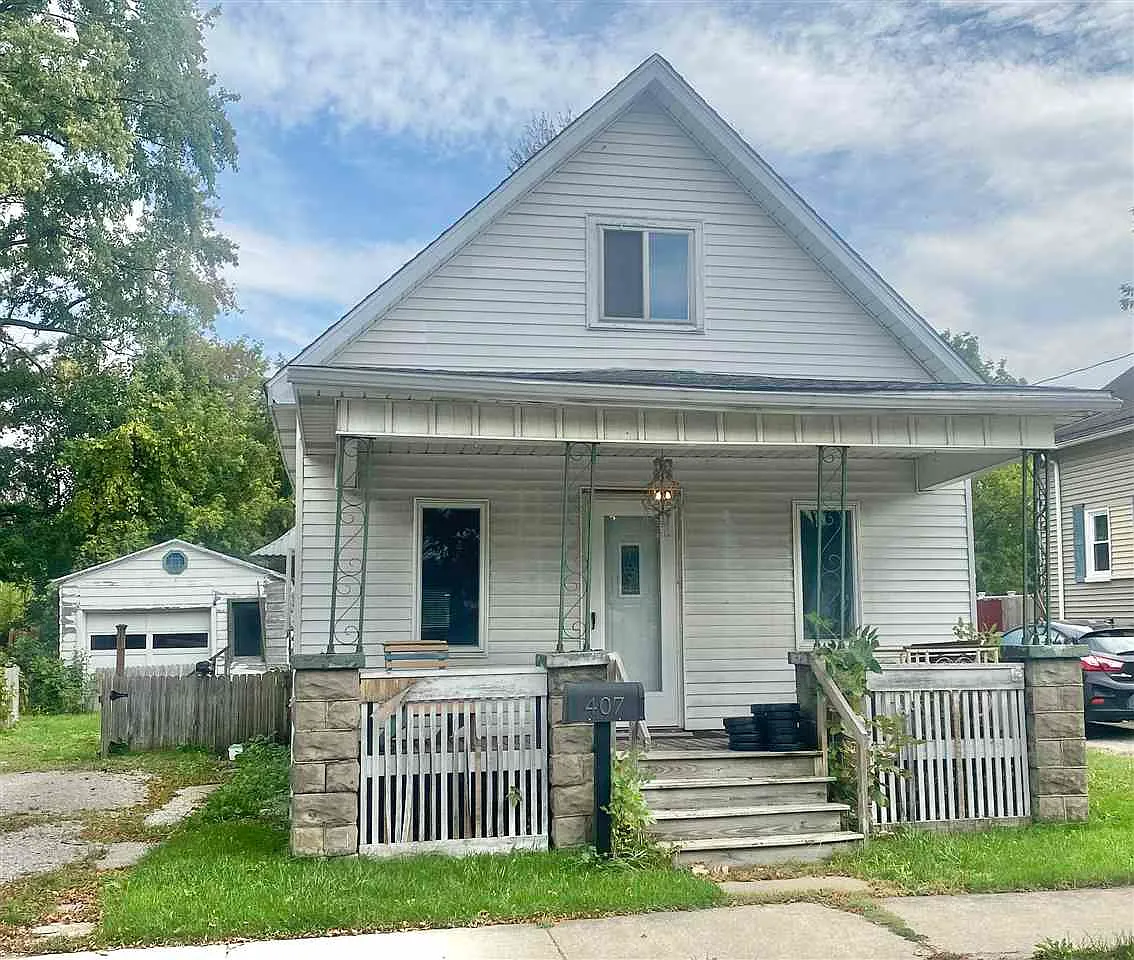 407 Caroline St photo 1