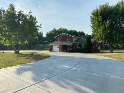 2425 Barwood Dr, Greenbrier, TN, 37073