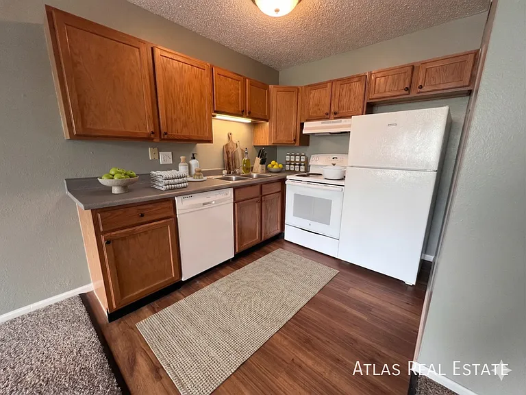 2610/2614 E Fountain Boulevard — Photo 15
