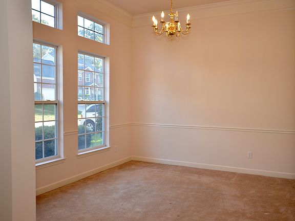 3rd image of 8237 Chatham Oaks Dr