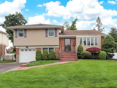 2822 Robert Lane, Bellmore, NY, 11710