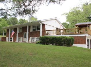 15 Fairlane Cir, Warrenton, MO 63383