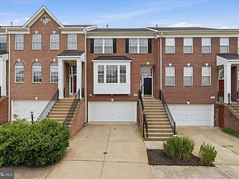 812 Sydney Ter NE — Photo 5