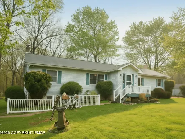 115 Ellison Ln, Cresco, PA 18326